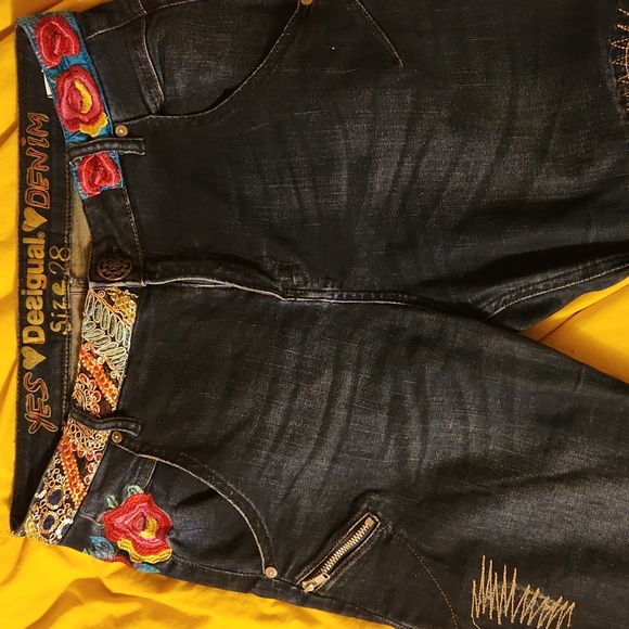 Jeans - Picture 1 of 6